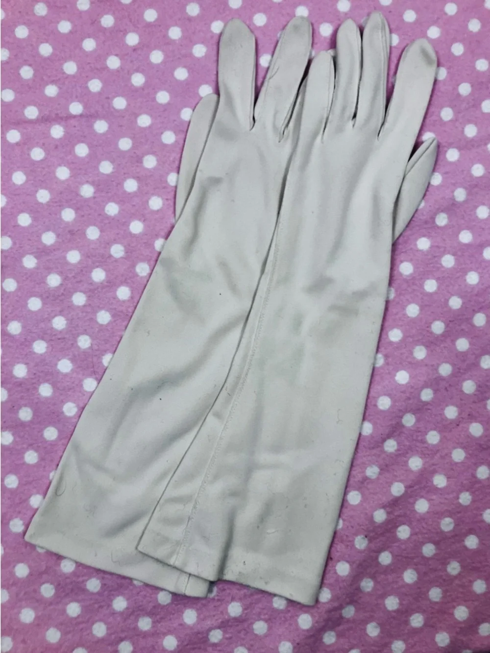 Vintage Ladies Cream Gloves 7